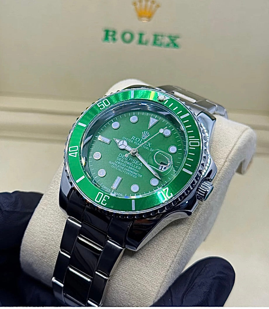 Green & rotating dial with date