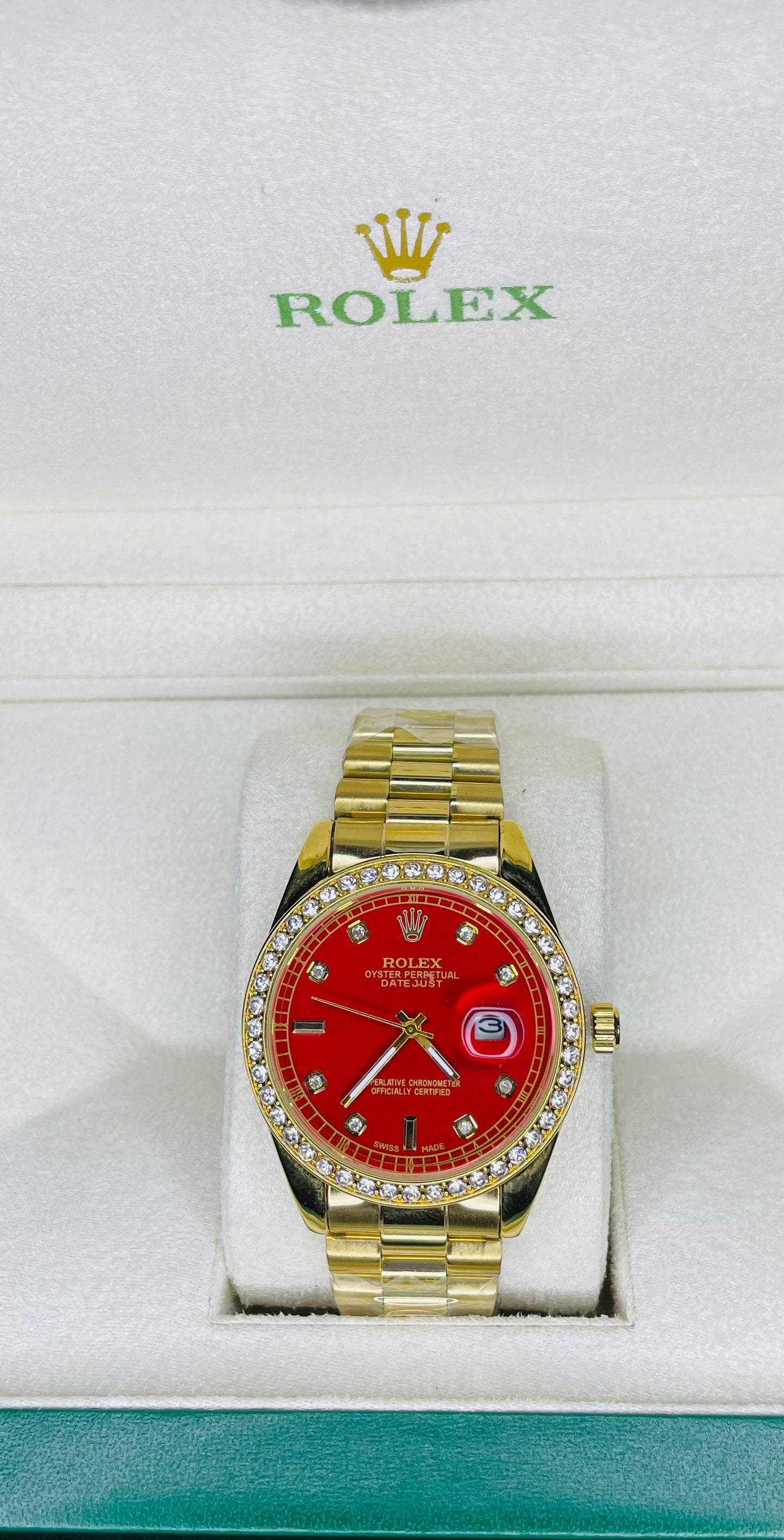 Red dial with golden chain