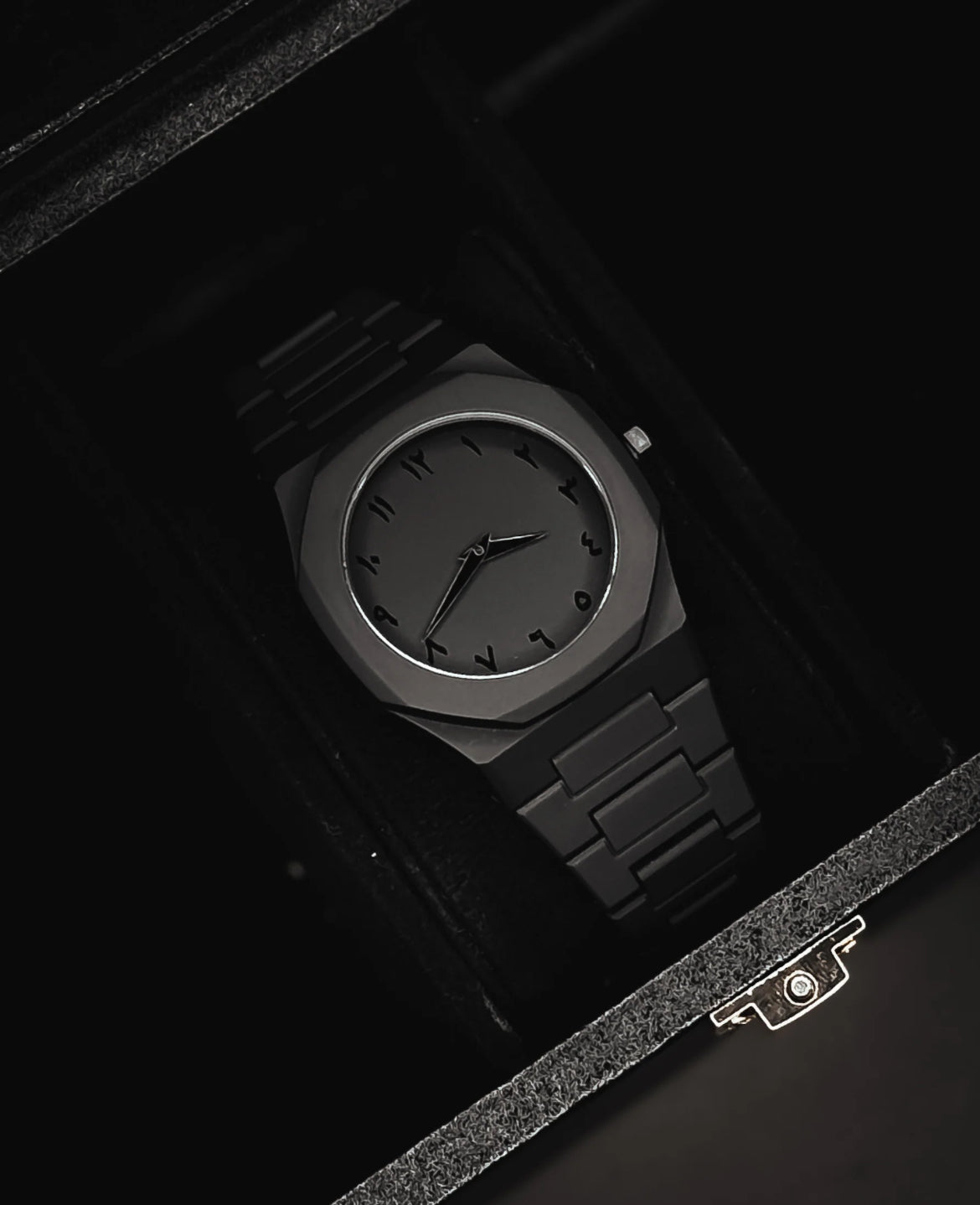 Black Aura ( fiber meterial )