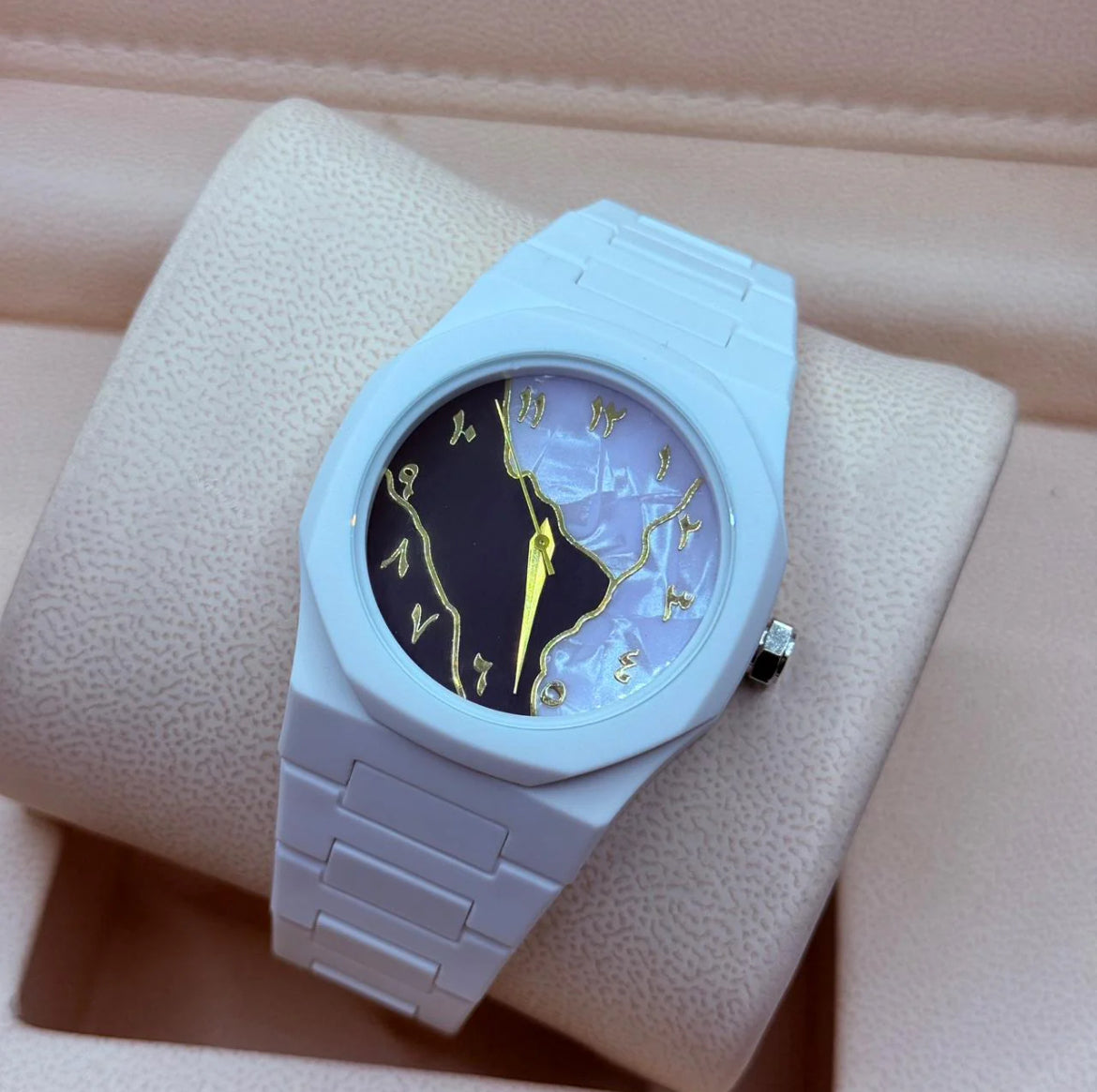 White Aura With Marbel Dial