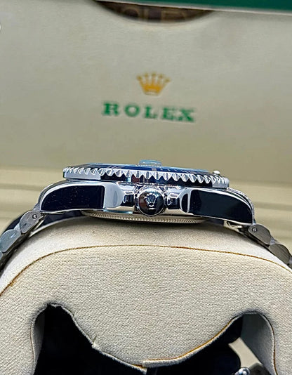 Rolex submariner Blue & Rotating dial watch