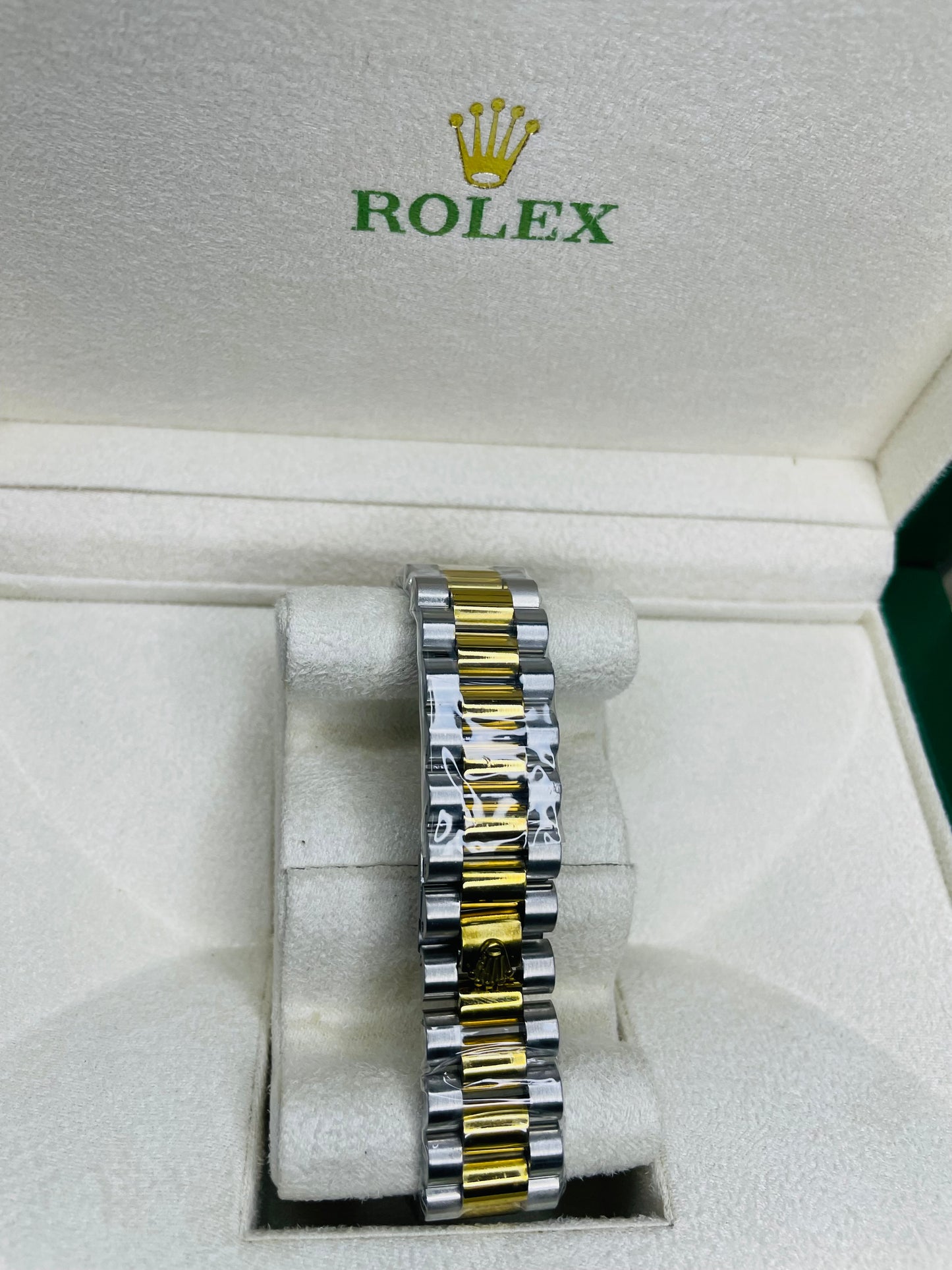 Golden dial with golden & silver chain