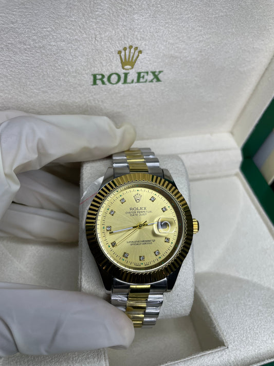 Golden dial with golden & silver chain